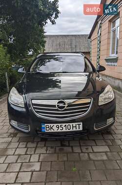 Универсал Opel Insignia 2012 в Ровно