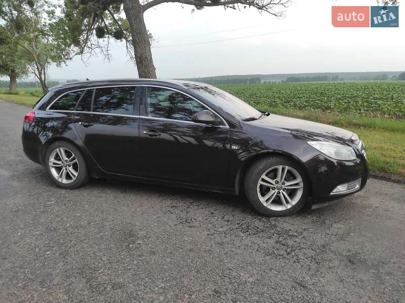 Універсал Opel Insignia 2010 в Сумах