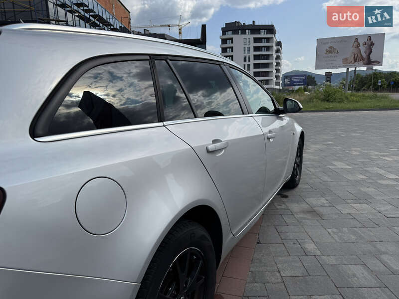 Универсал Opel Insignia 2015 в Хусте