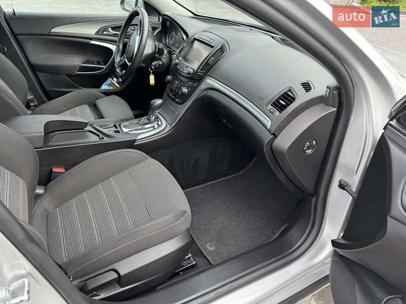 Универсал Opel Insignia 2015 в Хусте