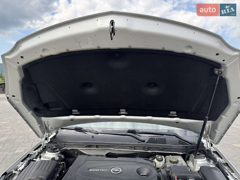 Универсал Opel Insignia 2015 в Хусте