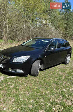 Универсал Opel Insignia 2013 в 