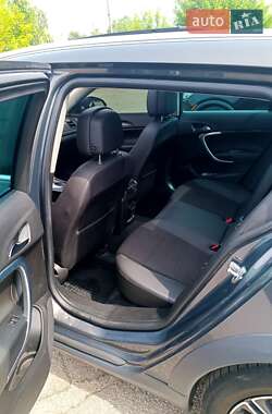 Универсал Opel Insignia 2015 в 