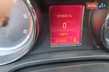 Седан Opel Insignia 2010 в 