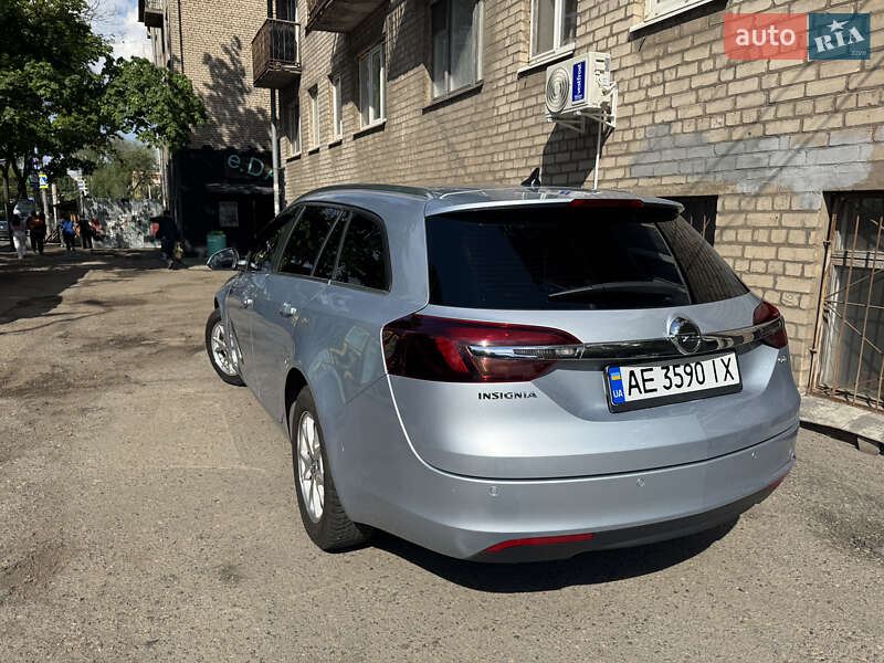 Універсал Opel Insignia 2015 в Дніпрі