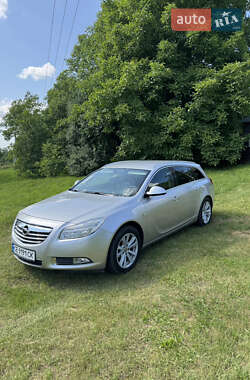 Універсал Opel Insignia 2011 в Чернівцях