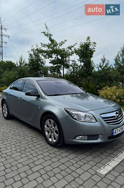 Седан Opel Insignia 2012 в Івано-Франківську