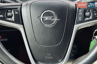 Универсал Opel Insignia 2009 в 