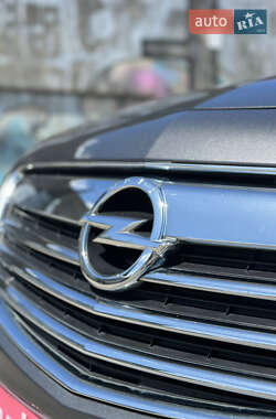 Седан Opel Insignia 2009 в 