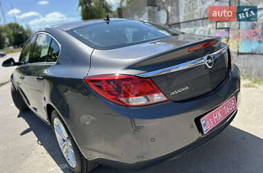 Седан Opel Insignia 2009 в 