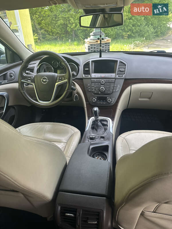 Седан Opel Insignia 2009 в Сторожинце
