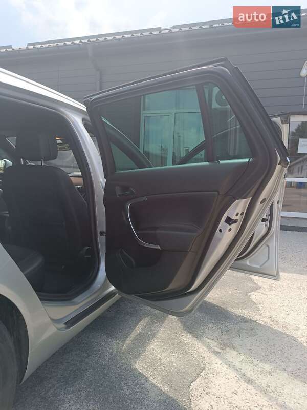 Універсал Opel Insignia 2015 в Сумах