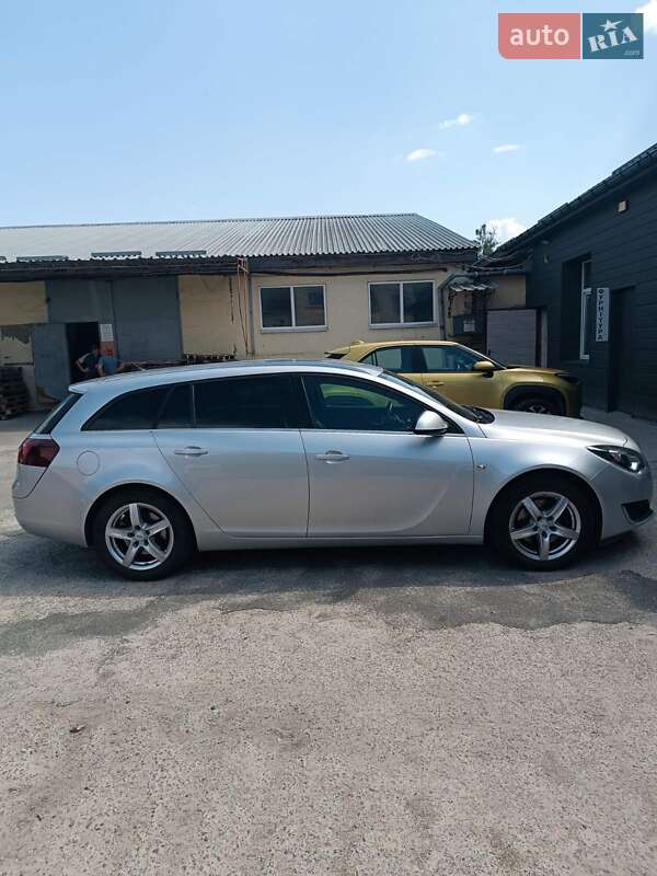 Універсал Opel Insignia 2015 в Сумах