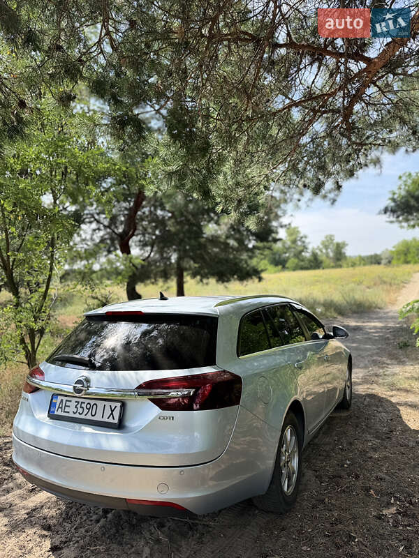 Універсал Opel Insignia 2015 в Дніпрі