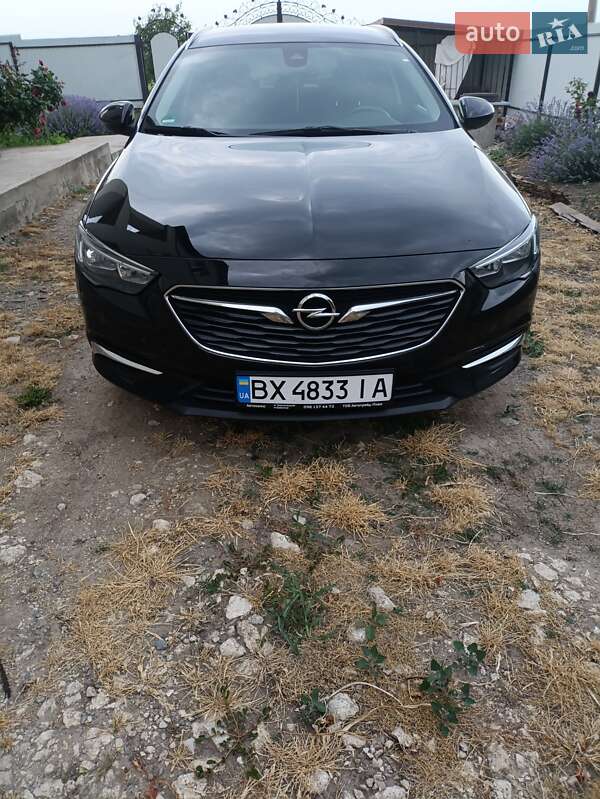 Универсал Opel Insignia 2017 в 