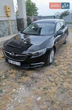 Универсал Opel Insignia 2017 в 