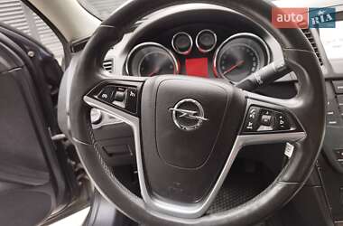 Универсал Opel Insignia 2009 в 