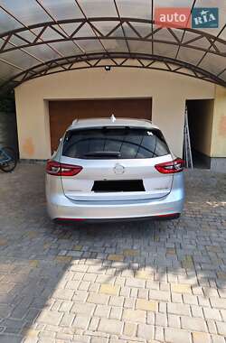 Универсал Opel Insignia 2017 в 