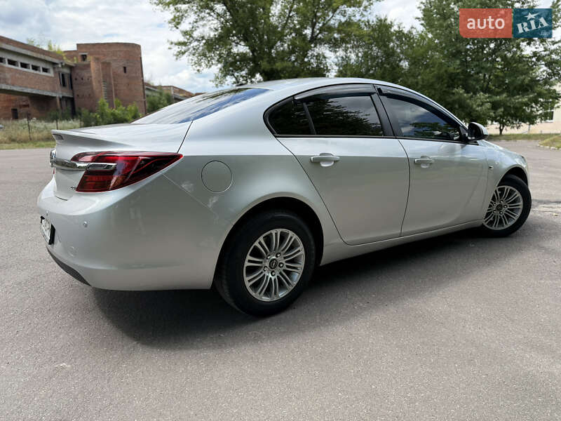 Седан Opel Insignia 2014 в Львове