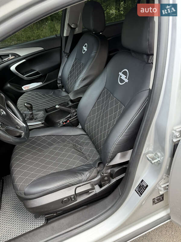 Седан Opel Insignia 2014 в Львове