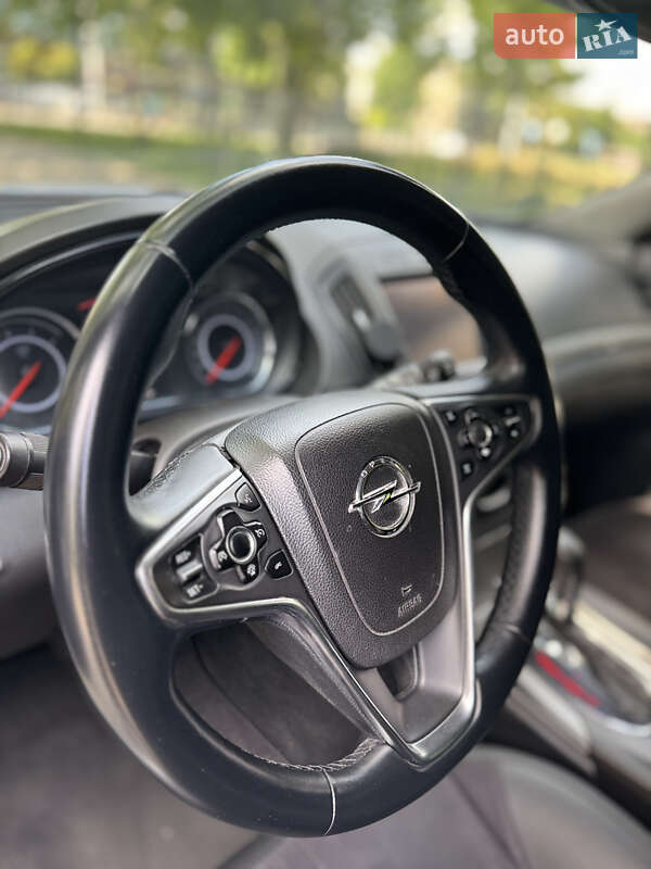 Універсал Opel Insignia 2015 в Дніпрі