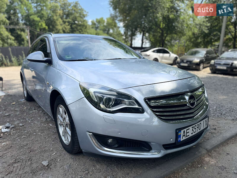 Універсал Opel Insignia 2015 в Дніпрі