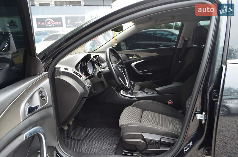 Универсал Opel Insignia 2013 в Киеве