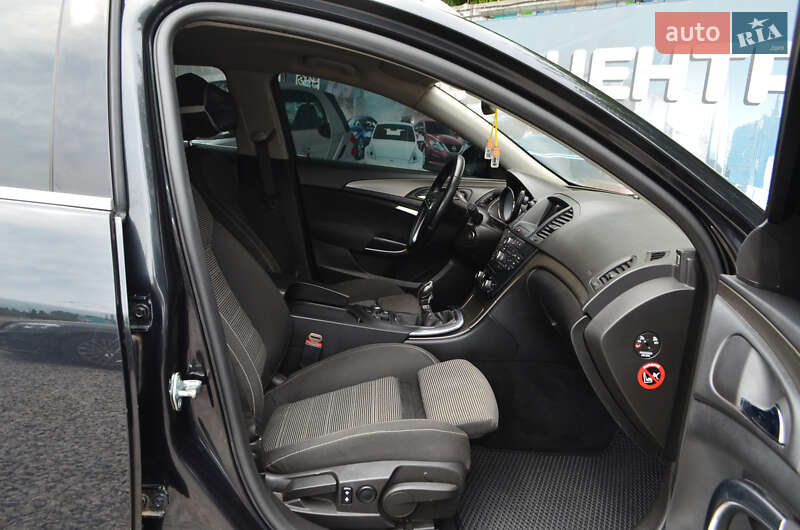 Универсал Opel Insignia 2013 в Киеве