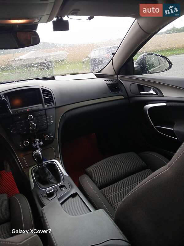 Універсал Opel Insignia 2011 в Ужгороді