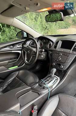 Седан Opel Insignia 2011 в 