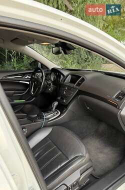Седан Opel Insignia 2011 в 