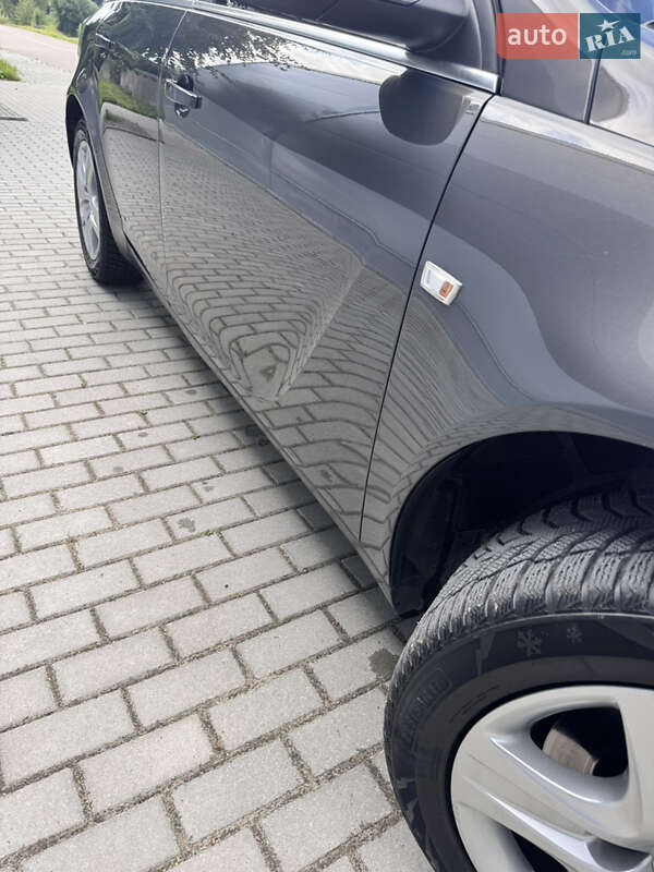 Універсал Opel Insignia 2015 в Львові