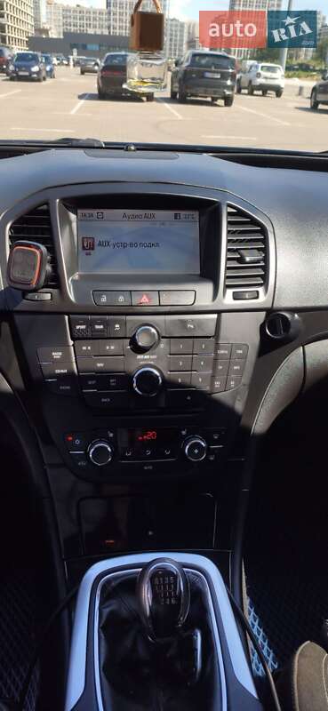 Седан Opel Insignia 2010 в Києві