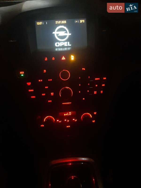 Ліфтбек Opel Insignia 2012 в Хусті