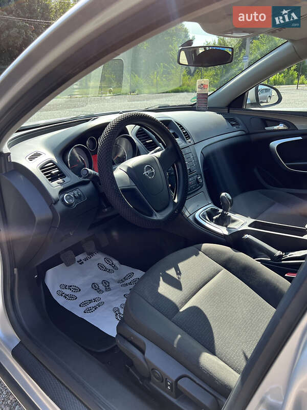 Універсал Opel Insignia 2009 в Черкасах