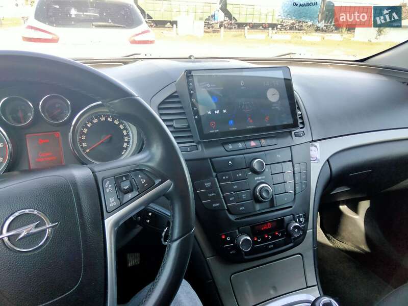 Универсал Opel Insignia 2010 в Хоросткове