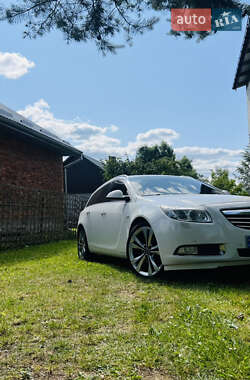 Универсал Opel Insignia 2010 в Городке
