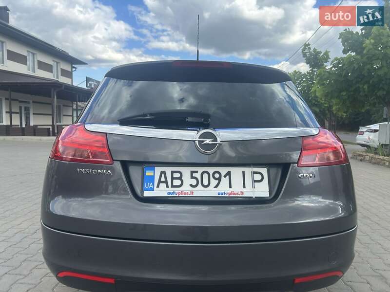 Універсал Opel Insignia 2011 в Могилів-Подільському