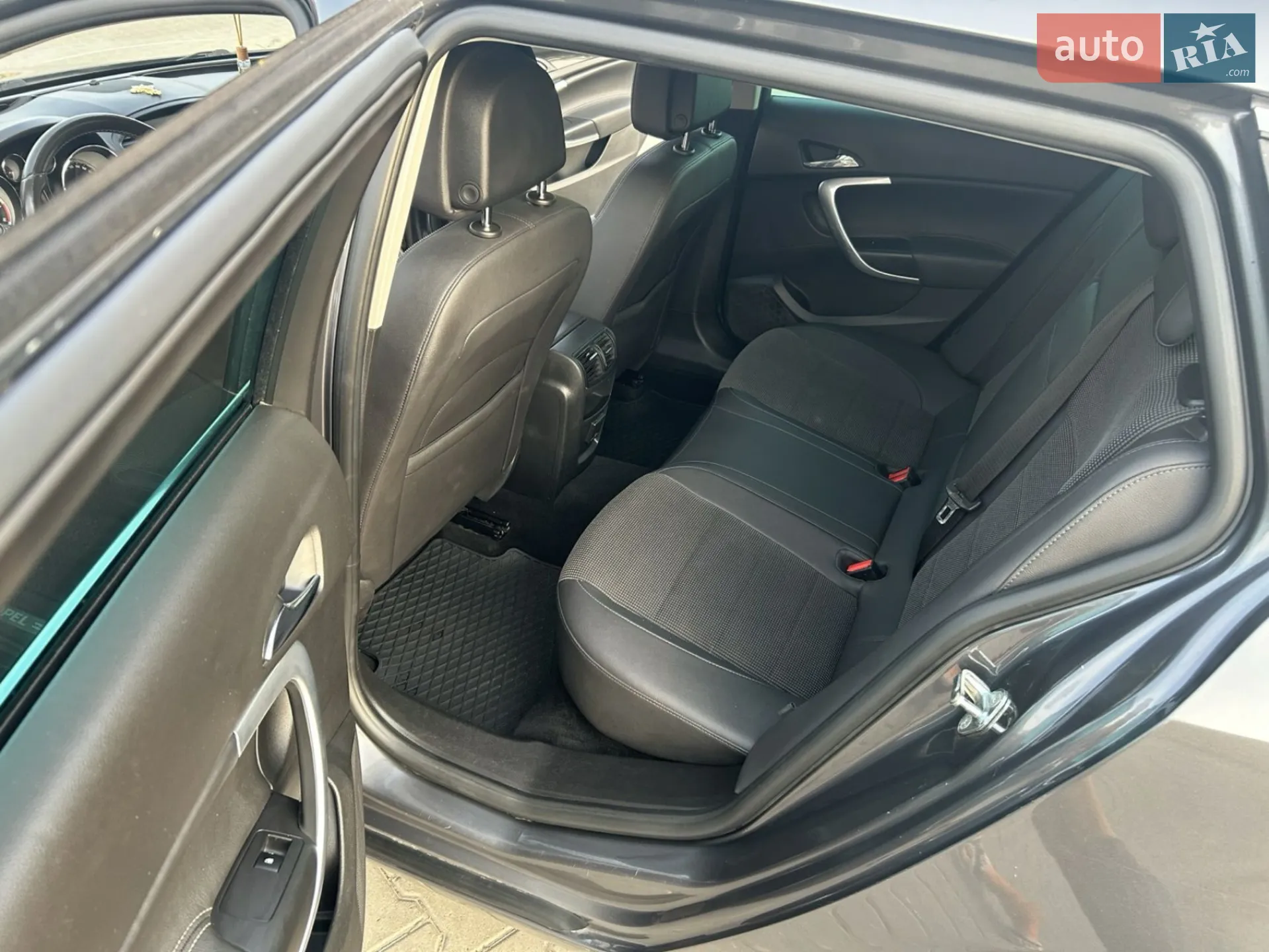 2011 Opel Insignia - мініатюра 26
