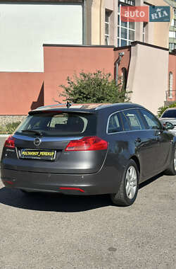 Универсал Opel Insignia 2010 в 