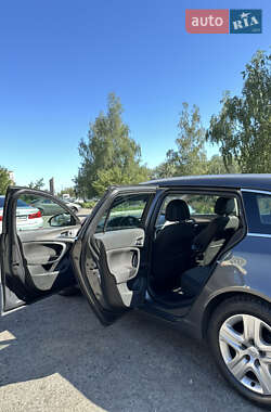 Универсал Opel Insignia 2010 в 