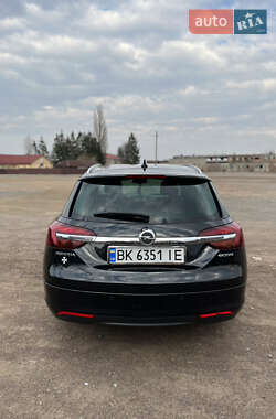 Седан Opel Insignia 2014 в 