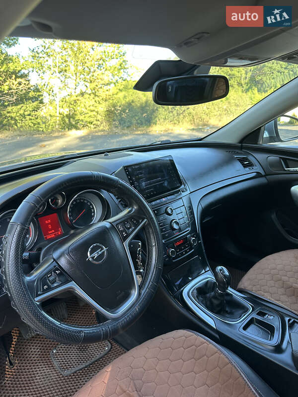 Седан Opel Insignia 2011 в Балте