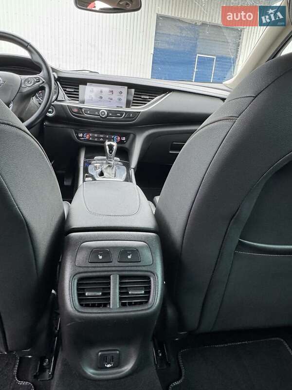 Лифтбек Opel Insignia 2017 в Николаеве