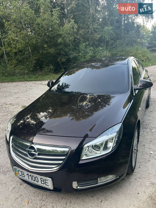 Седан Opel Insignia 2012 в Прилуках