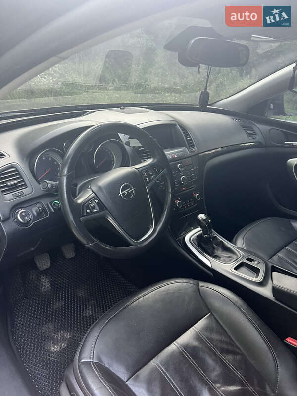 Седан Opel Insignia 2012 в Прилуках