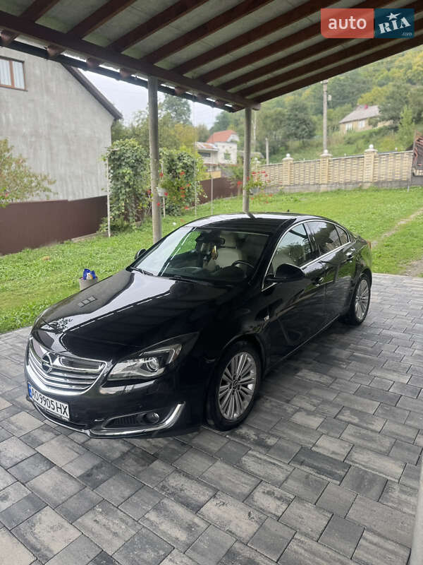 Седан Opel Insignia 2013 в Тячеве
