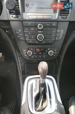 Универсал Opel Insignia 2011 в 