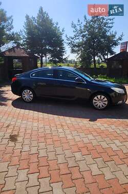 Седан Opel Insignia 2011 в 