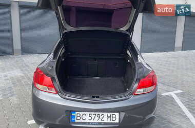 Седан Opel Insignia 2010 в 